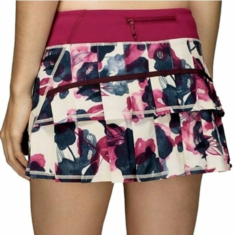 Lululemon Athletica Pink and Cream Skorts with Ruffled Design